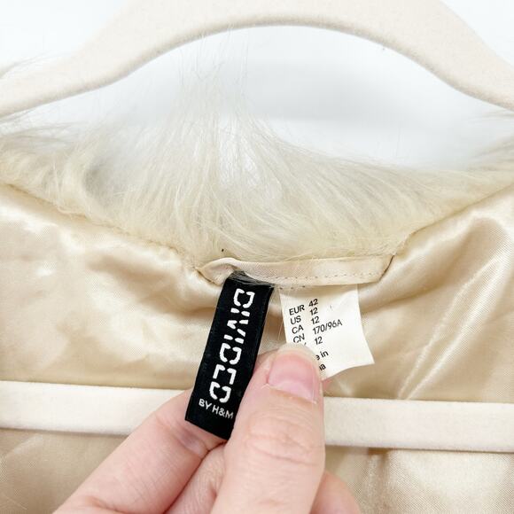 H&M Divided Womens Y2K Mob Wife Chic Layer Cozy Soft Faux Fur Vest Size 12 Cream - Picture 3 of 5